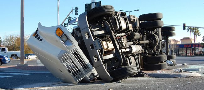 Big Rig and Semi Truck Crashed on freeway injuries many people.